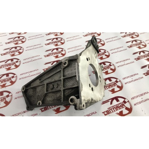 Кронштейн топливного насоса ТНВД Partner Berlingo 2003-2008 9625176310